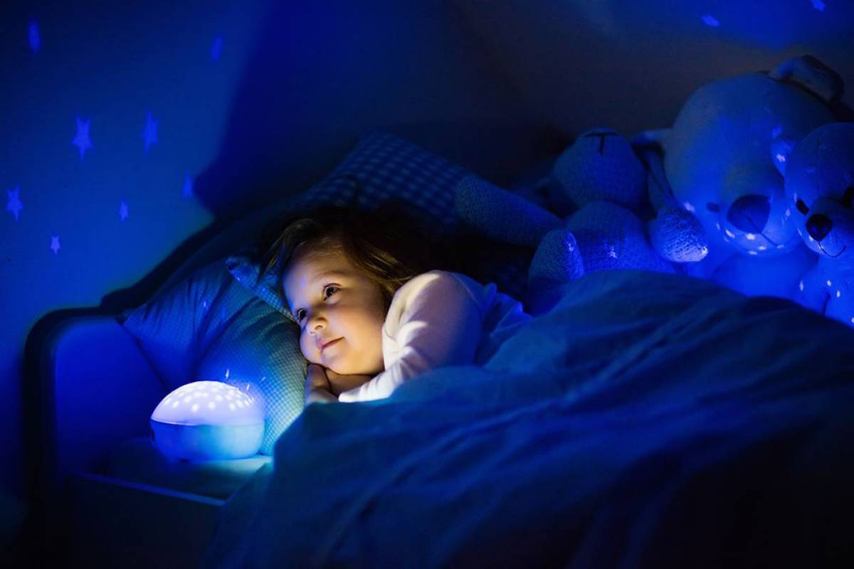 Projektoros lámpa a gyerekek zavartalan álmának biztosításáért